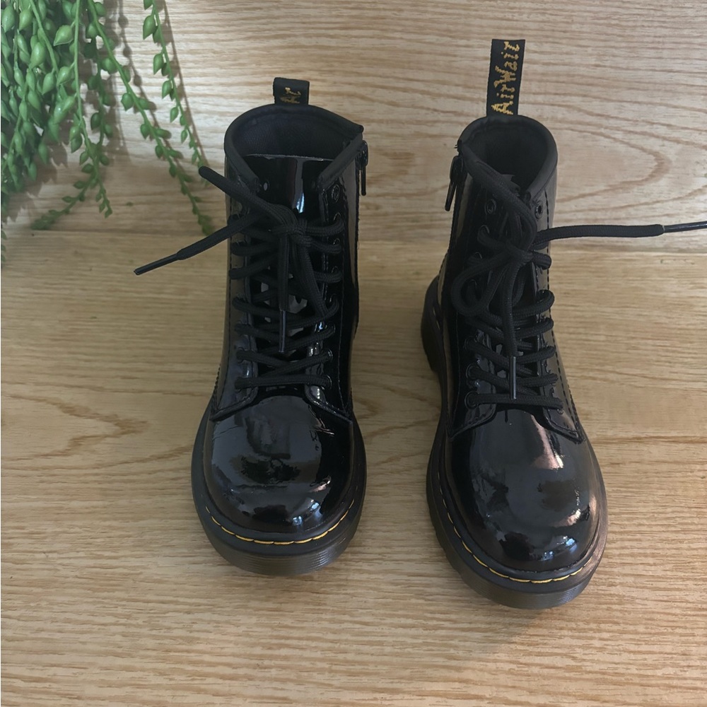 Dr. Martens Kids Black Patent Leather Lace-Up Boots